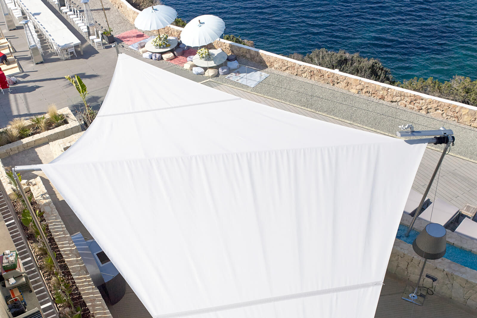 Sun Sail 80 m² at Port d'Andratx harbour-view cocktail bar Mallorca — full 80-seat terrace coverage, zero intermediate columns, marina views fully preserved