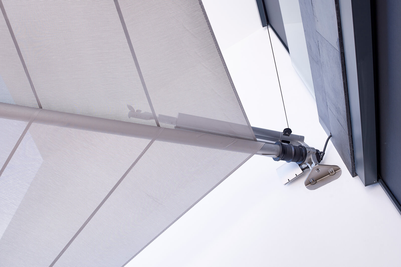 Patented anemometer and radio-controlled drive for automatic SunSquare sail retraction, Mallorca